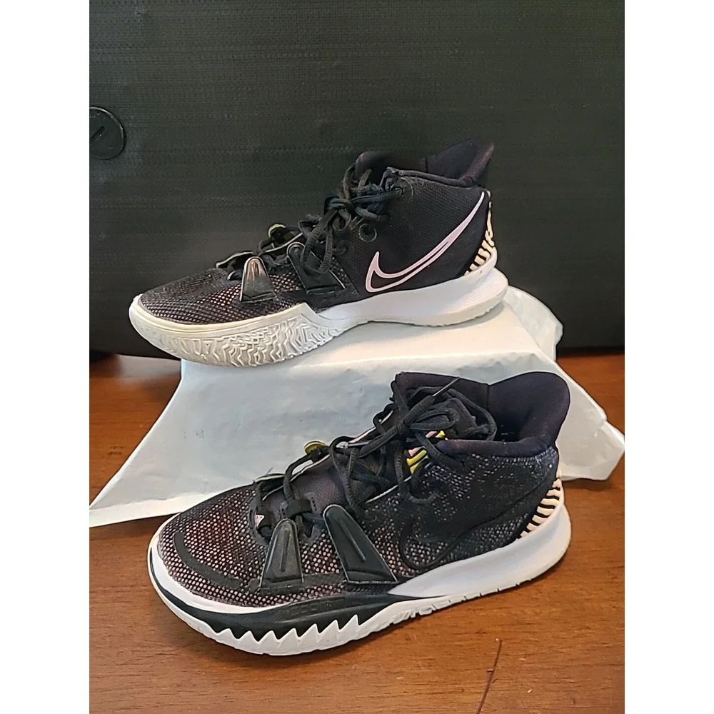 Men's Nike Kyrie Irving 7 